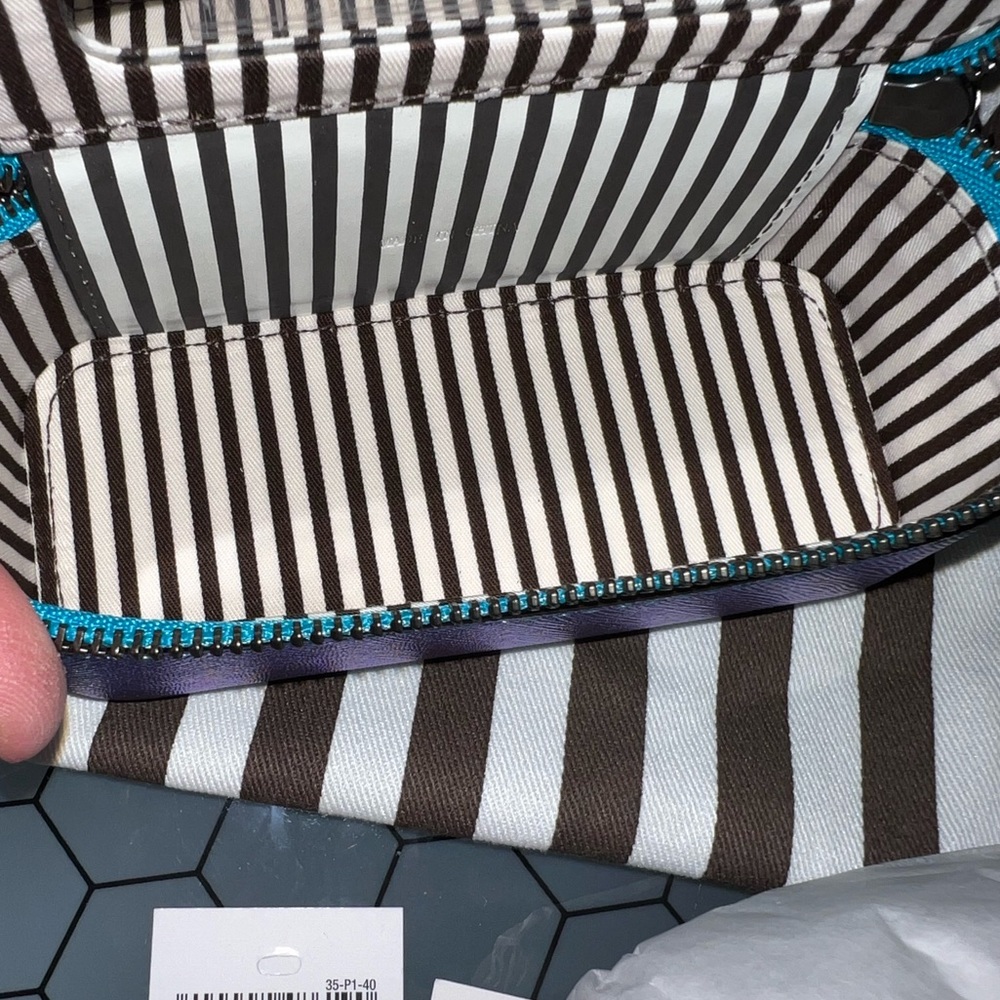 Henri Bendel NWT W57th Galactic Petrol Lipstick Case - Picture 4 of 7
